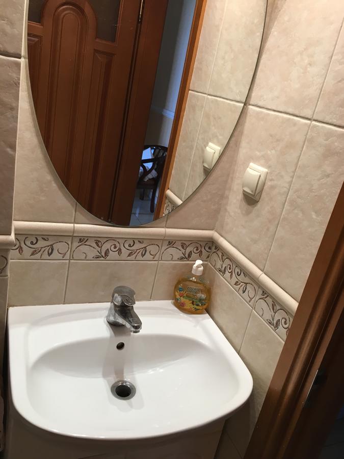 Beautiful Apartment In The Center Of Vinnycja Esterno foto