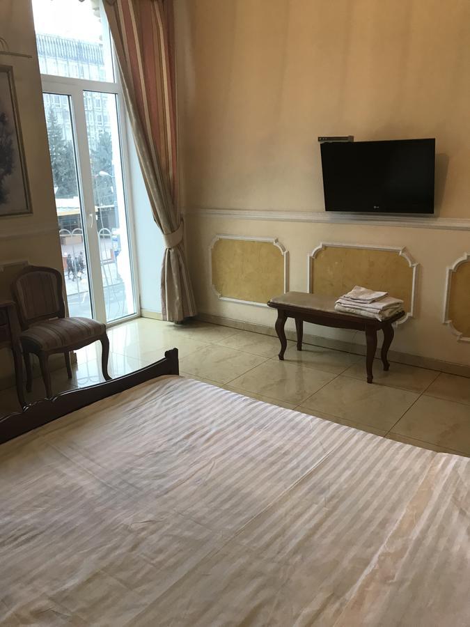 Beautiful Apartment In The Center Of Vinnycja Esterno foto